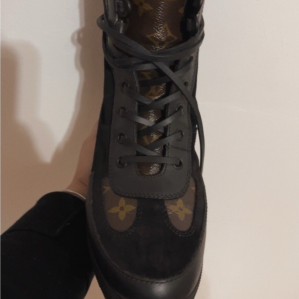Louis Vuitton Black and Brown Sole Boots - Picture 3 of 4